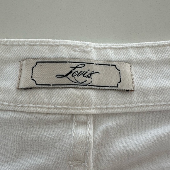 Levi’s | White Tab Shorts - Picture 8 of 11
